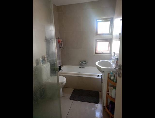 2 BEDROOM APARTMENT FOR SALE IN SANDOWN